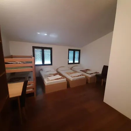 Casa de hóspedes Mario 2*