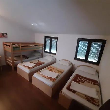 Casa de hóspedes Mario 2*